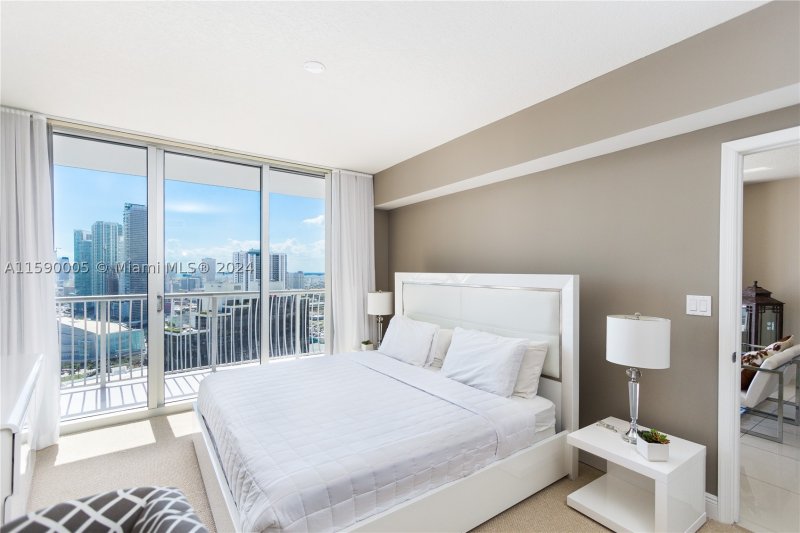 Aluguel de apartamento no Opera Tower 3512