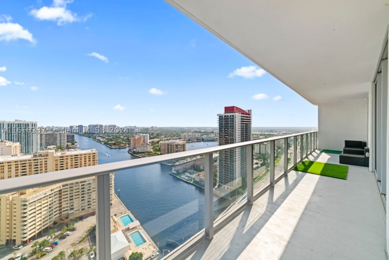 Condo for sale at Hyde Beach House R2409