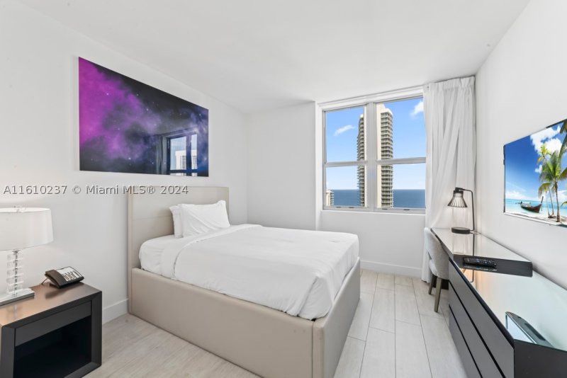Condo for sale at Hyde Beach House R2409