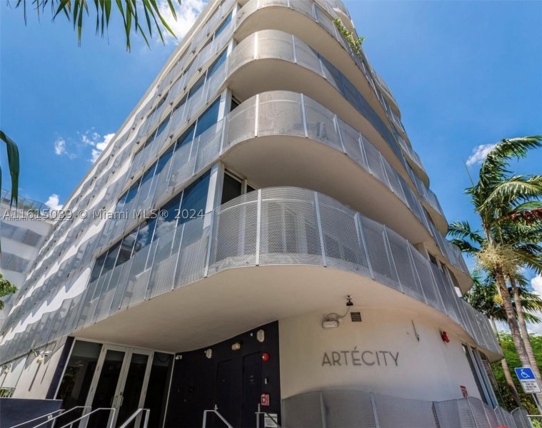 Condo for sale at Artepark North 206