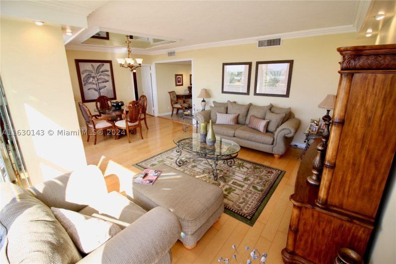 Condo for sale at King Cole 319