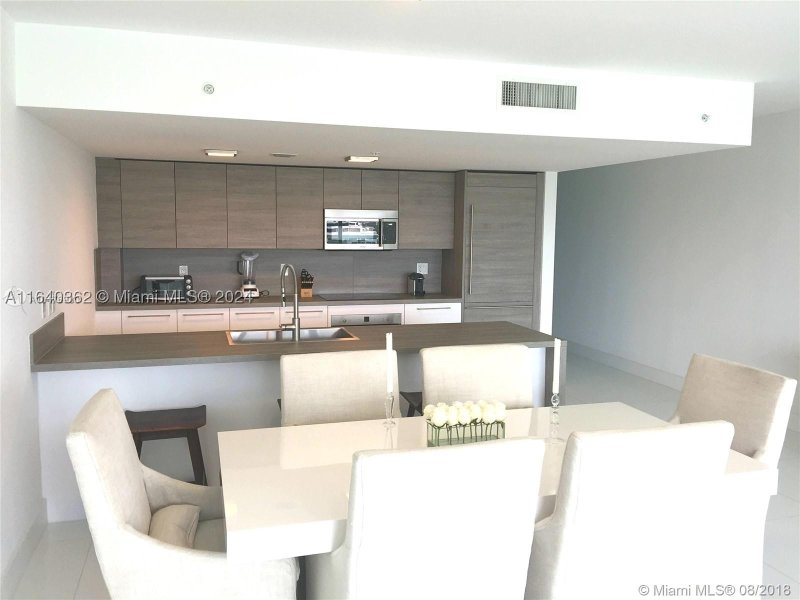 Condo for sale at 400 Sunny Isles 1019