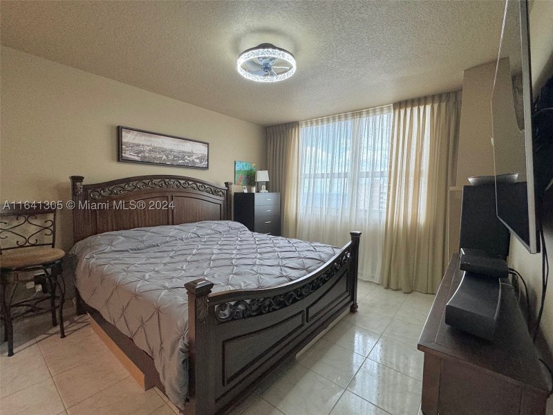 Apartment for rent at 2080 Ocean Drive 1607