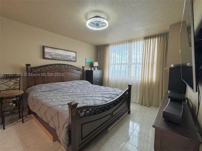 Aluguel de apartamento no 2080 Ocean Drive 1607
