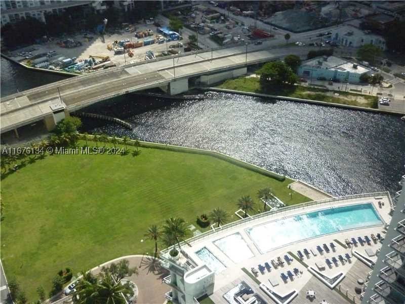 Condo for sale at The Ivy 3210