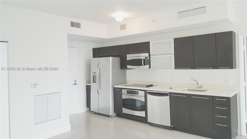 Condo for sale at The Ivy 3210