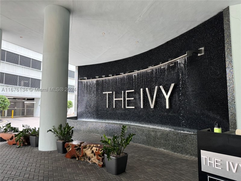 Condo for sale at The Ivy 3210