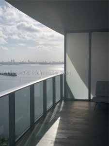 Comprar apartamento no Aria on The Bay 2705