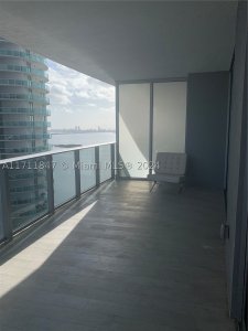 Comprar apartamento no Aria on The Bay 2705