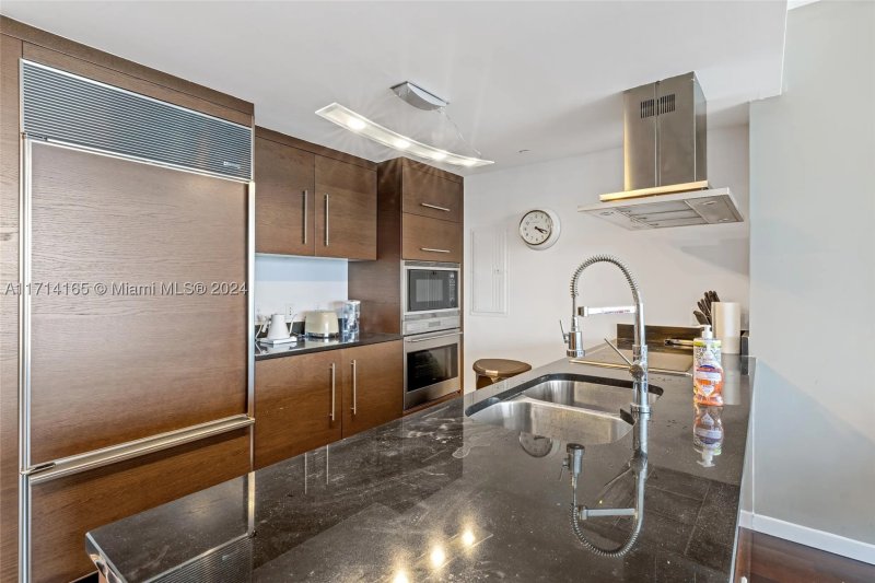 Comprar apartamento no Icon Brickell Tower II 4805
