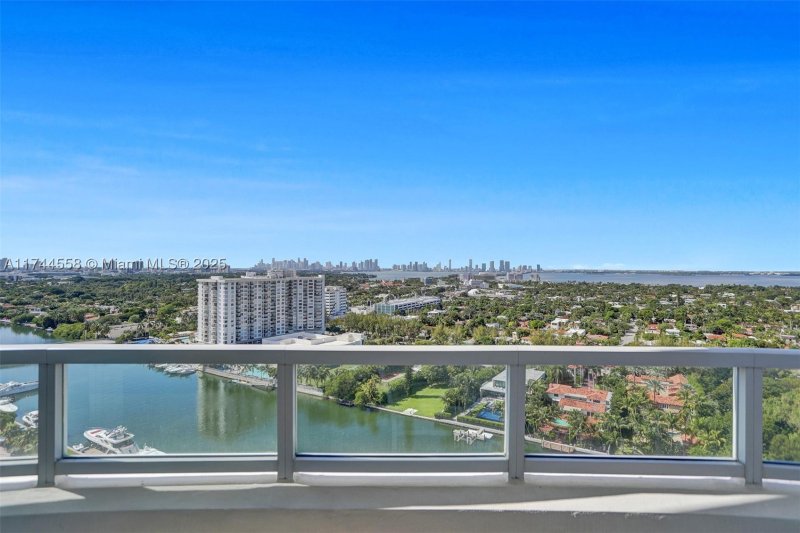 Comprar apartamento en Fontainebleau II 2114/2116