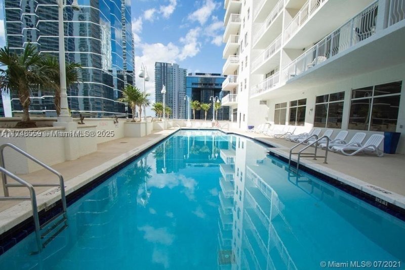 Comprar apartamento no The Club At Brickell Bay 3924
