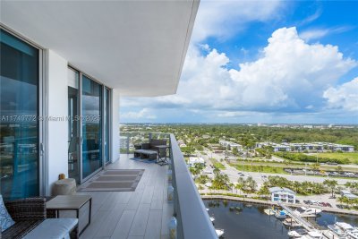 Comprar apartamento en Marina Palms Yacht Club 2001