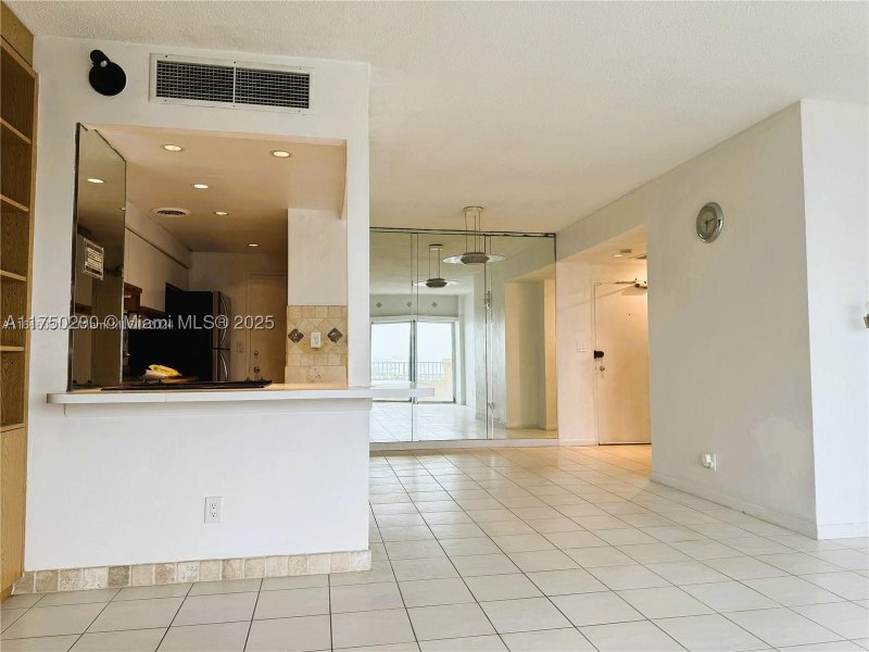 Condo for sale at Clipper 12R