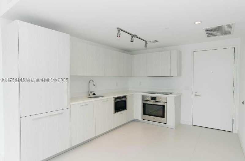 Condo for sale at Paraiso Bayviews 2009