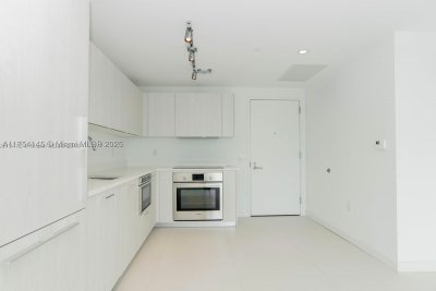 Comprar apartamento no Paraiso Bayviews 2009