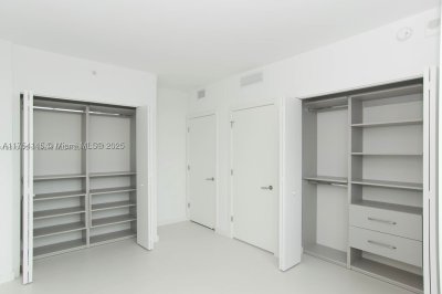 Comprar apartamento no Paraiso Bayviews 2009