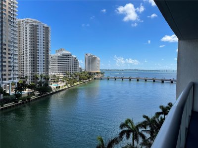 Comprar apartamento no Icon Brickell Tower I 819