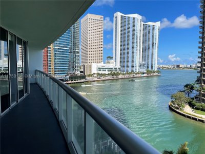 Comprar apartamento no Icon Brickell Tower I 819