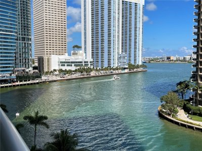 Comprar apartamento no Icon Brickell Tower I 819