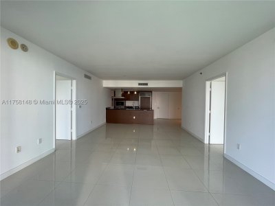 Comprar apartamento no Icon Brickell Tower I 819