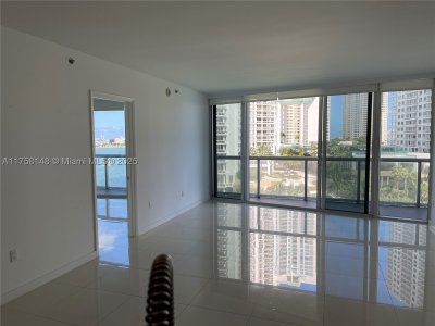 Comprar apartamento no Icon Brickell Tower I 819