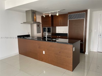 Comprar apartamento no Icon Brickell Tower I 819