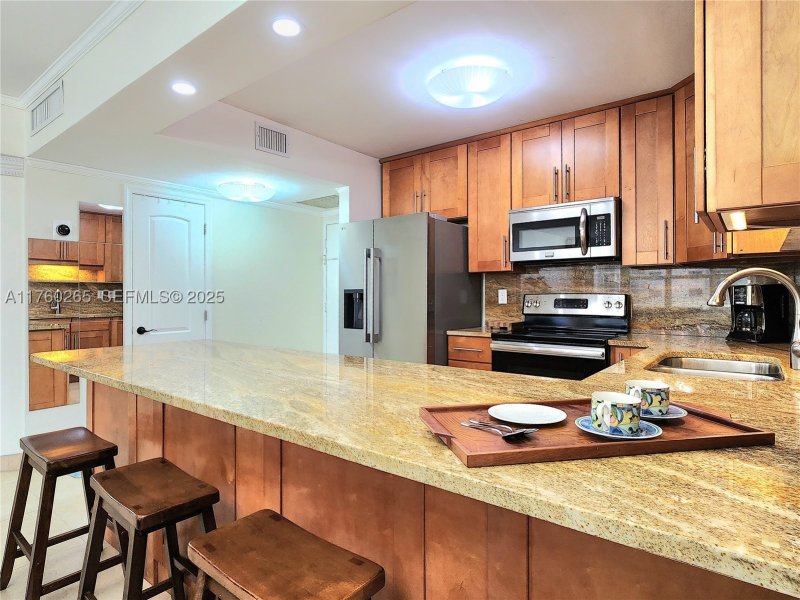Apartment for rent at Sea Air Towers 1008