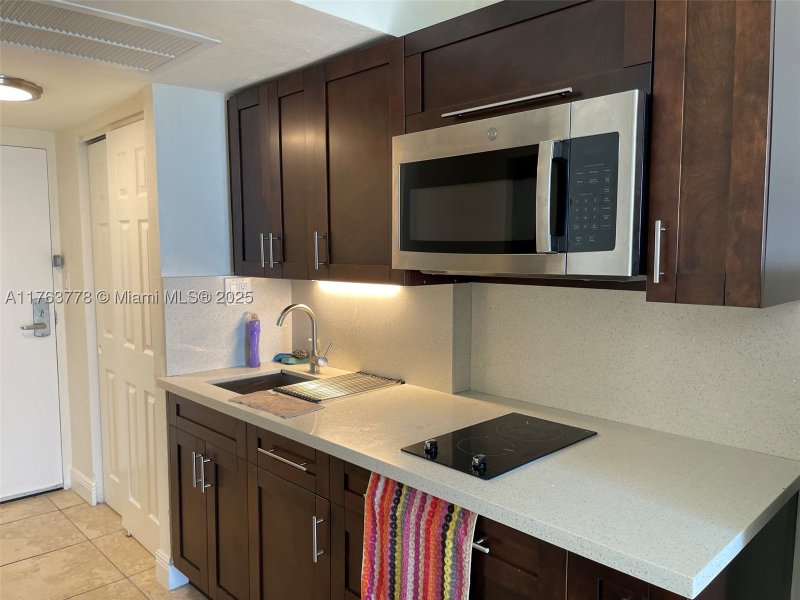 Apartment for rent at Aventura Beach Club 805