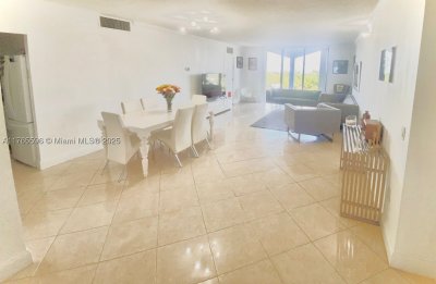 Comprar apartamento no Balmoral Condo 8M