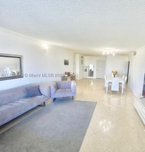 Comprar apartamento no Balmoral Condo 8M