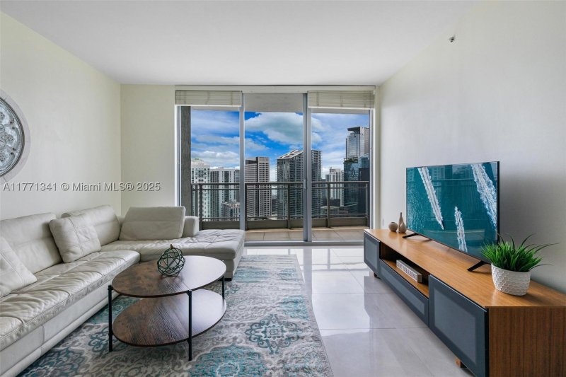 Condo for sale at The Ivy 4103