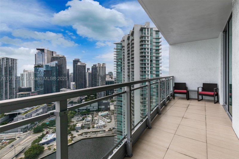 Condo for sale at The Ivy 4103