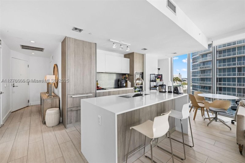 Comprar apartamento en Biscayne Beach 901