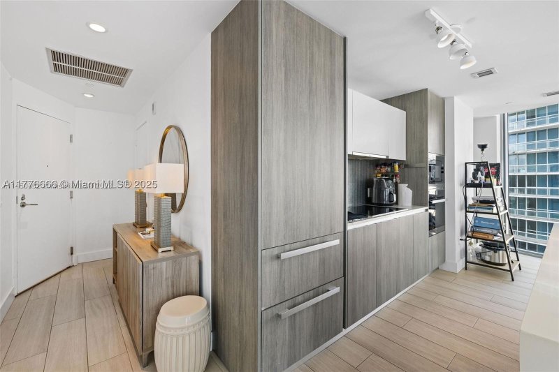 Comprar apartamento en Biscayne Beach 901