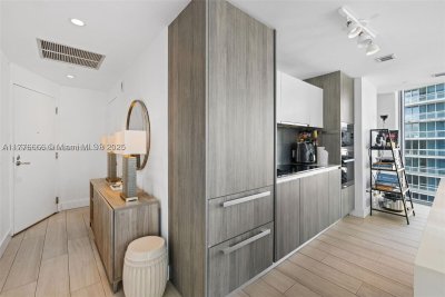 Comprar apartamento en Biscayne Beach 901