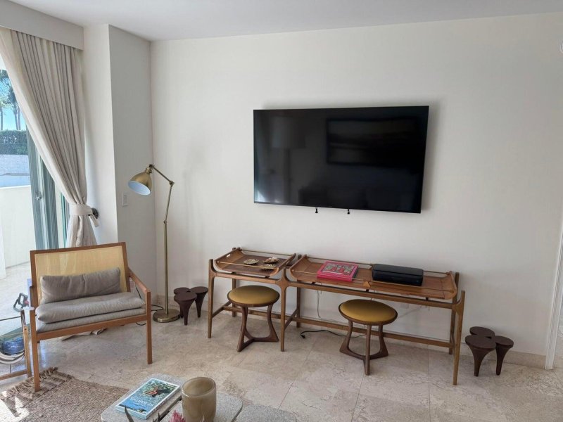Comprar apartamento en Ritz Carlton Coconut Grove 303