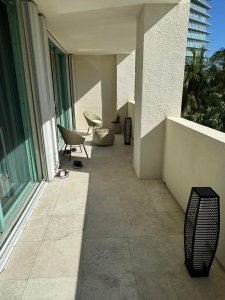 Comprar apartamento en Ritz Carlton Coconut Grove 303