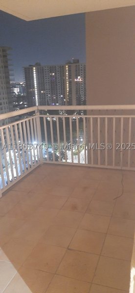 Comprar apartamento en Winston Towers 1711