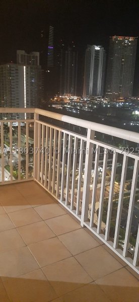Comprar apartamento en Winston Towers 1711
