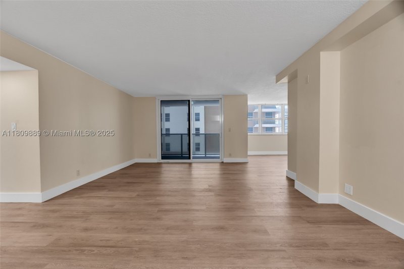 Condo for sale at La Mer Estates 1004