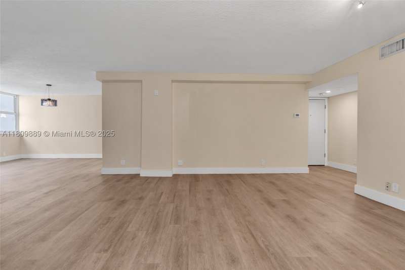 Condo for sale at La Mer Estates 1004