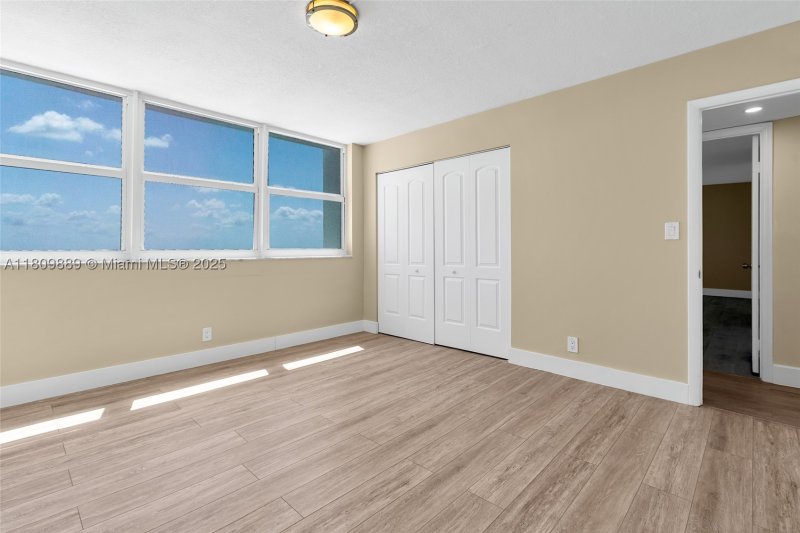 Condo for sale at La Mer Estates 1004