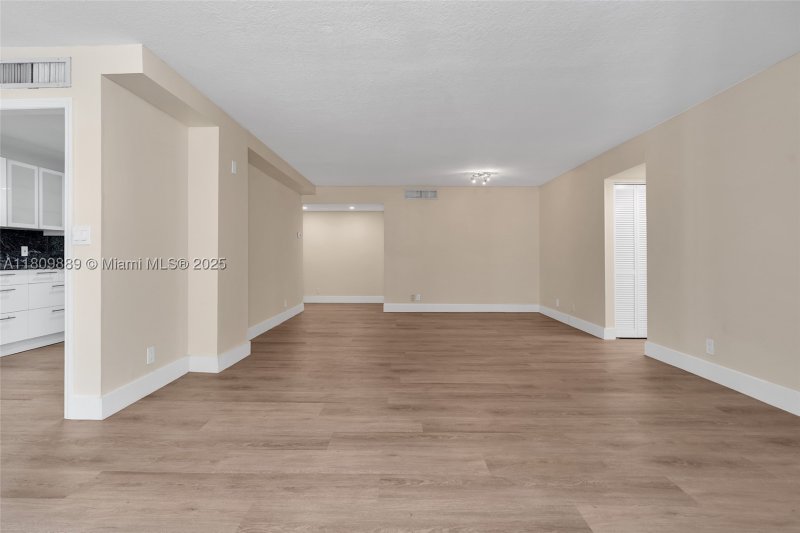 Condo for sale at La Mer Estates 1004