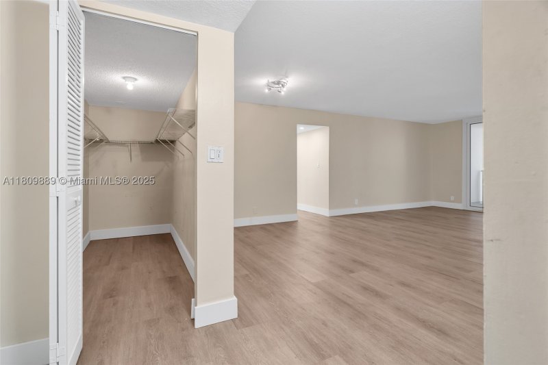 Condo for sale at La Mer Estates 1004