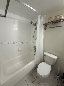 Comprar apartamento no Aventura Beach Club 717