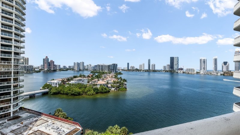 Condo for sale at 3000 Williams Island 1103