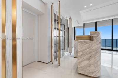 Comprar apartamento no Porsche Design Tower 2701