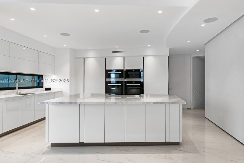 Condo for sale at Porsche Design Tower 2701