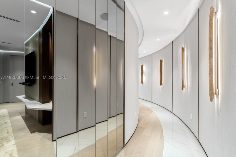 Condo for sale at Porsche Design Tower 2701